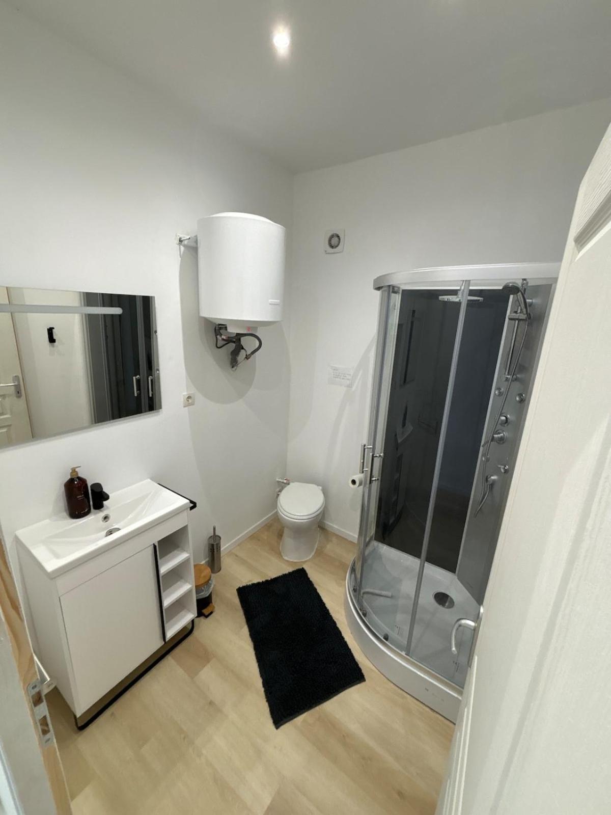 Studio En Provence Avec Piscine La Barben Zewnętrze zdjęcie