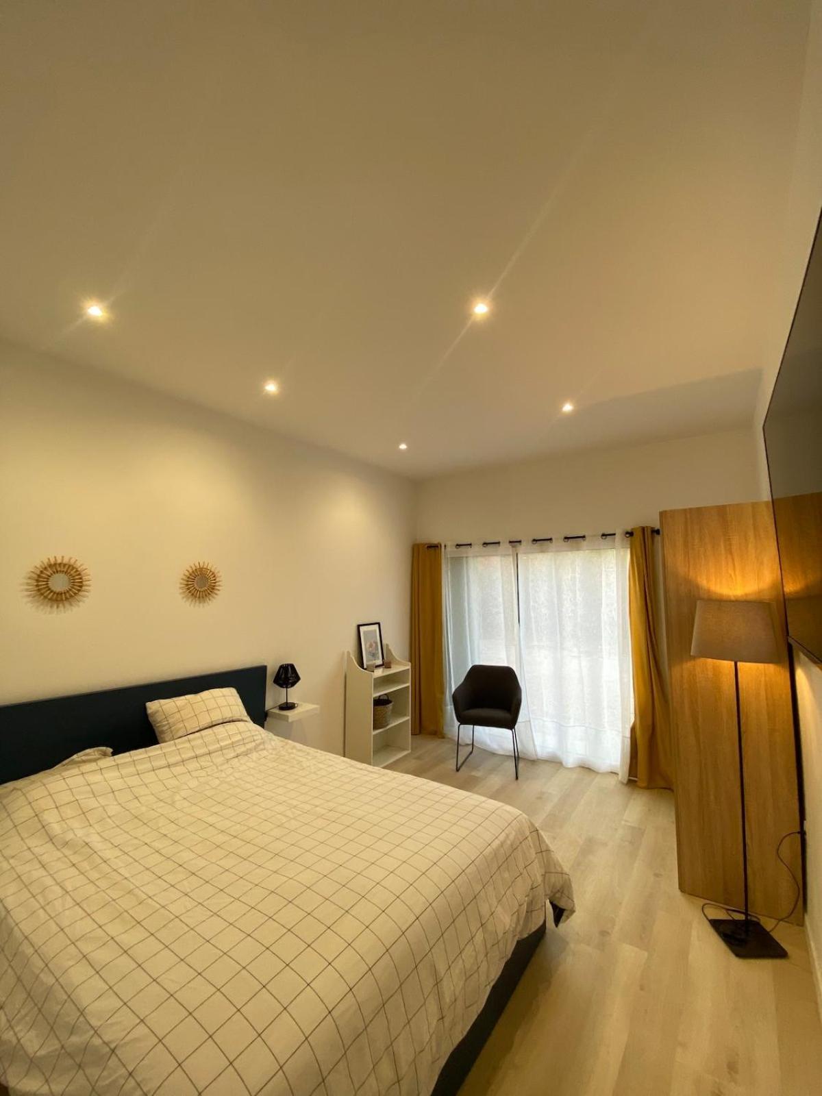 Studio En Provence Avec Piscine La Barben Zewnętrze zdjęcie
