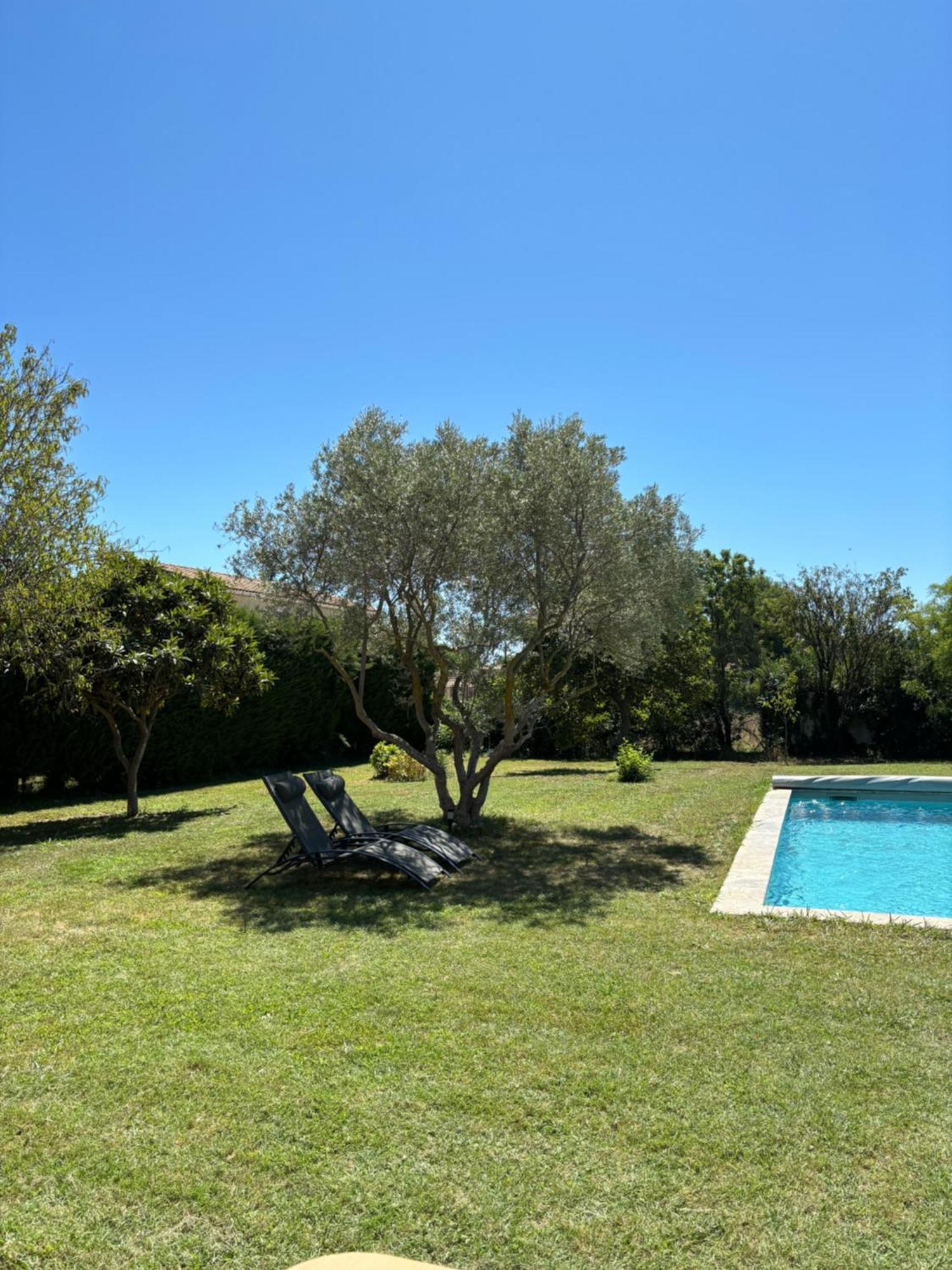 Studio En Provence Avec Piscine La Barben Zewnętrze zdjęcie
